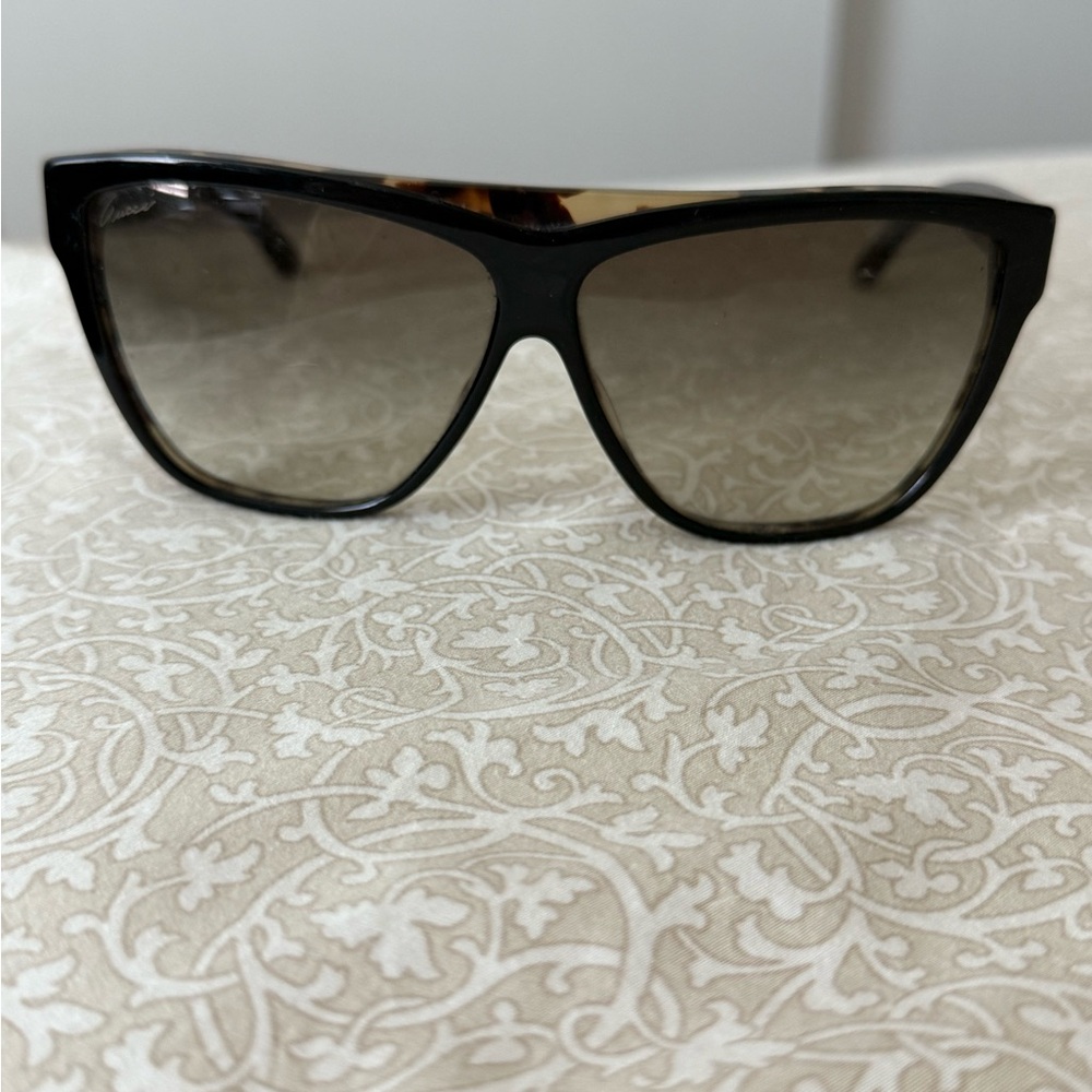 Authentic Gucci Black and Tortoiseshell Sunglasses no box